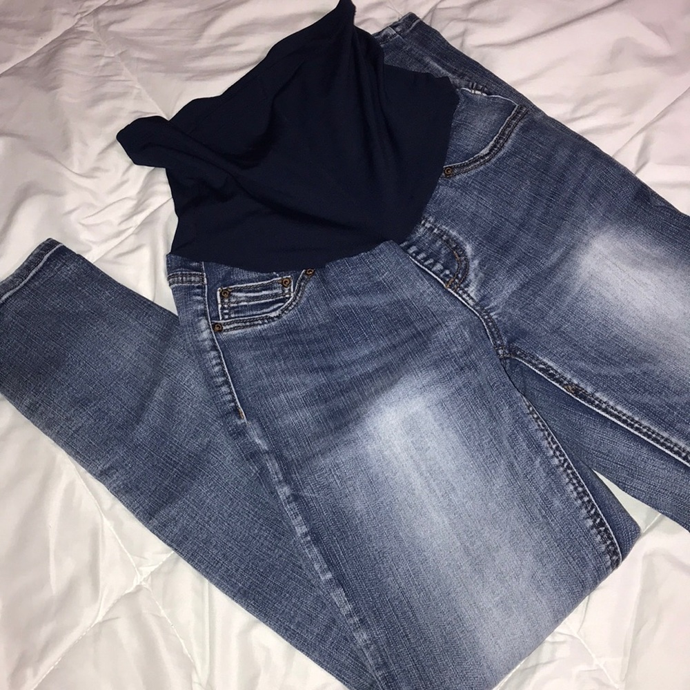 MATERNITY JEANS